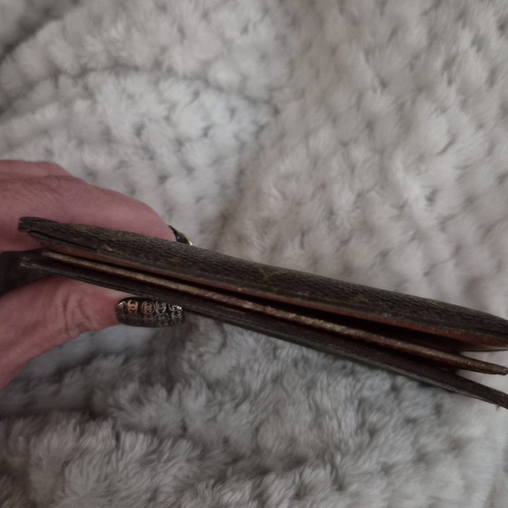 Louis Vuitton Monogram Bi Fold Leather Wallet - Picture 3 of 6